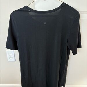 lululemon athletica Classic Black Tee